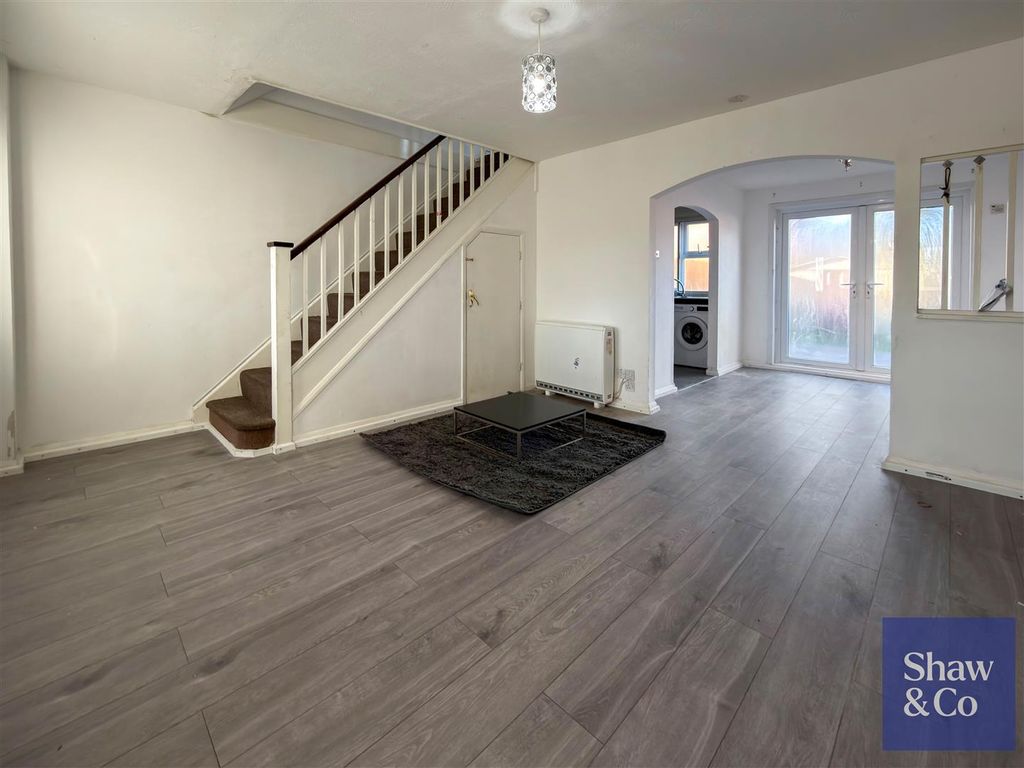 Property photo 3 of 9 Living.Jpeg