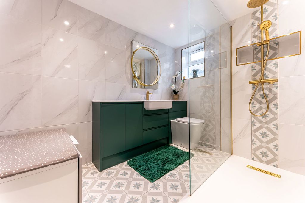 Property photo 2 of 25