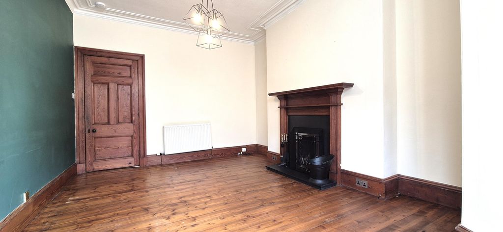 Property photo 3 of 10 Lounge