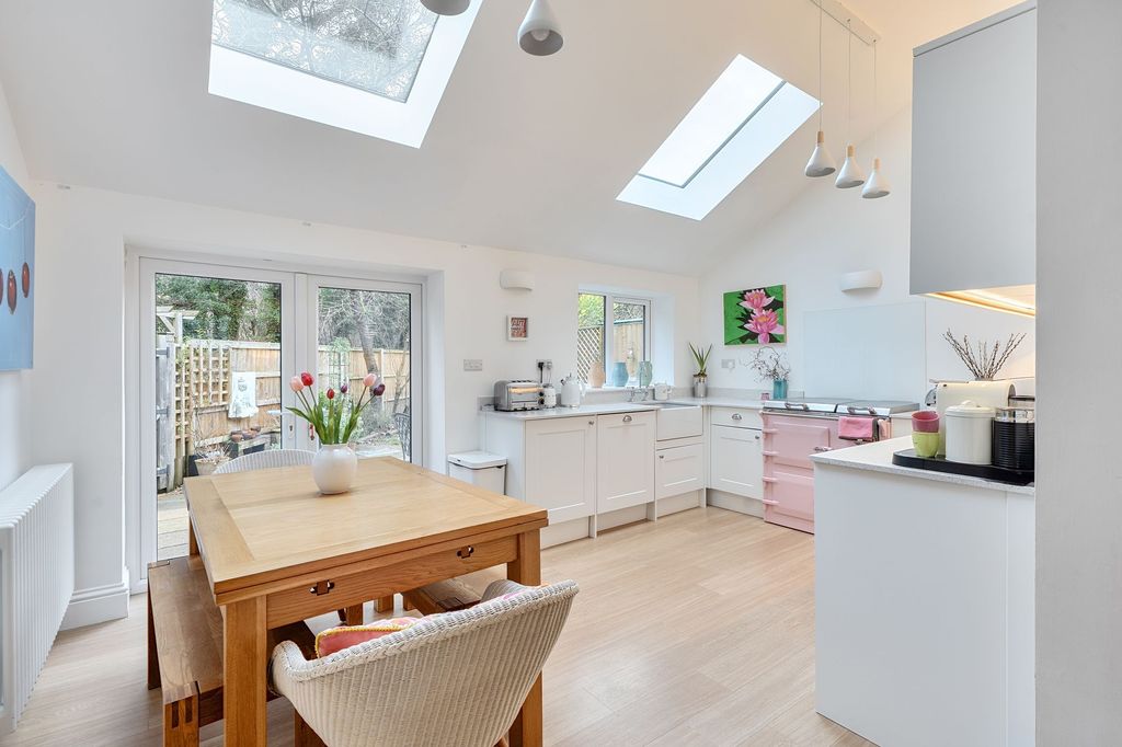 Property photo 2 of 27