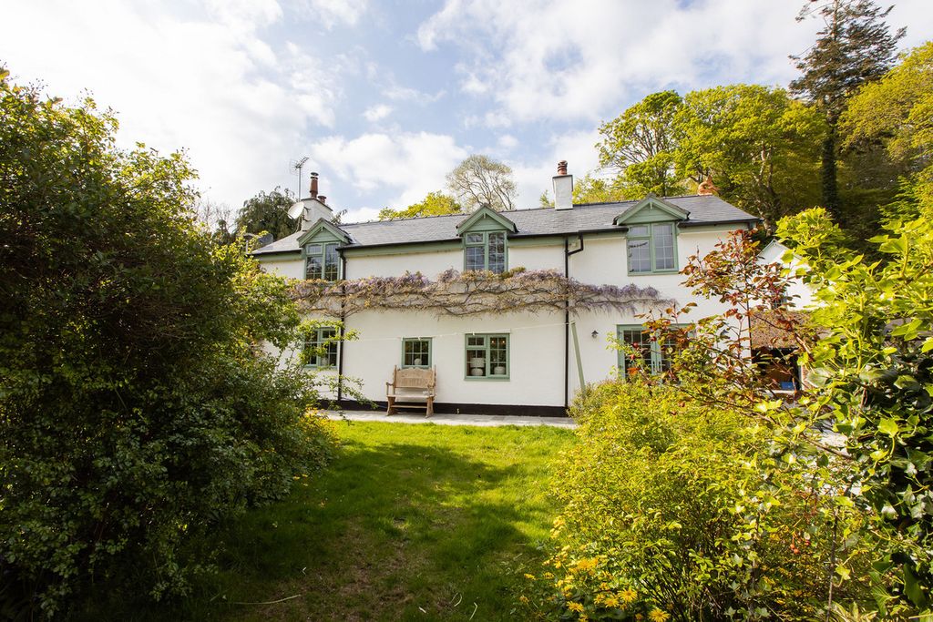 Property photo 2 of 43