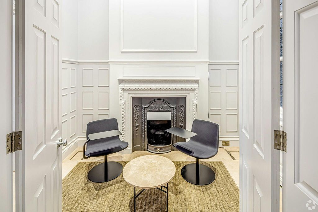 Property photo 2 of 11 56Grosvenorstlondoninteriorphoto11Largehighdefinition.Jpg