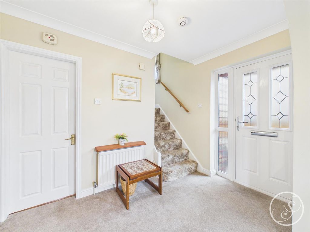 Property photo 2 of 22 Hallway