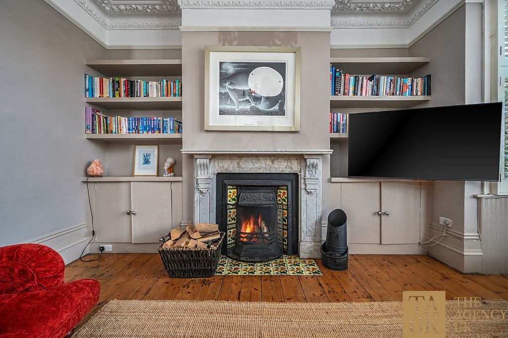 Property photo 1 of 34