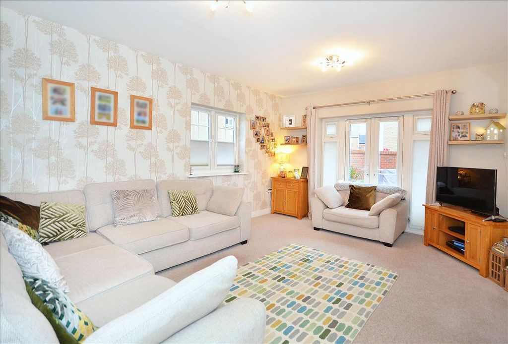 Property photo 2 of 21