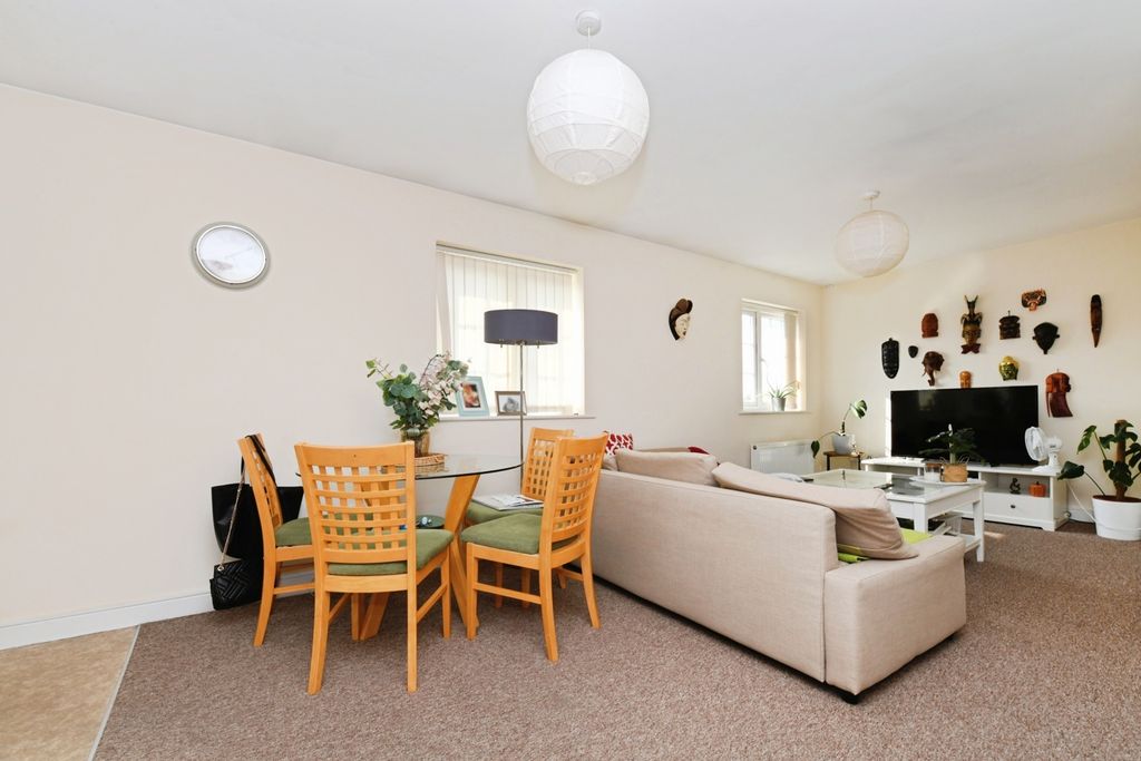 Property photo 3 of 12 Photo