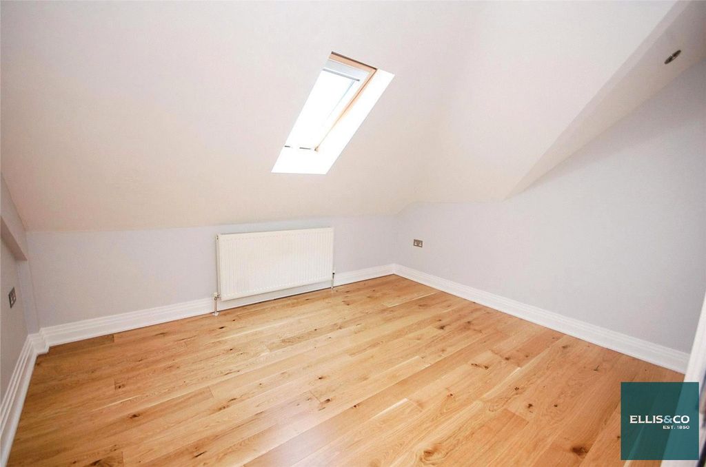 Property photo 3 of 8 Picture No. 34