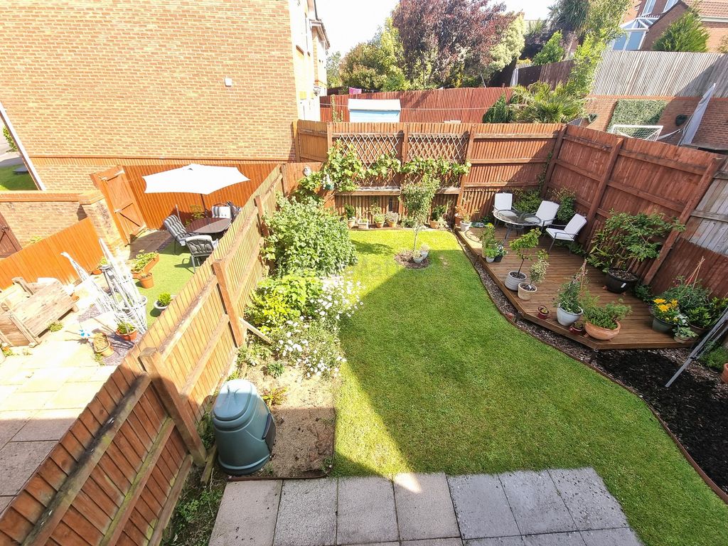 Property photo 2 of 22 Garden