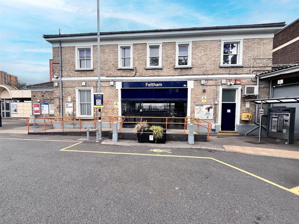 Property photo 2 of 14 Picture No. 15