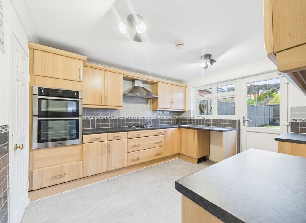 Property photo 3 of 15