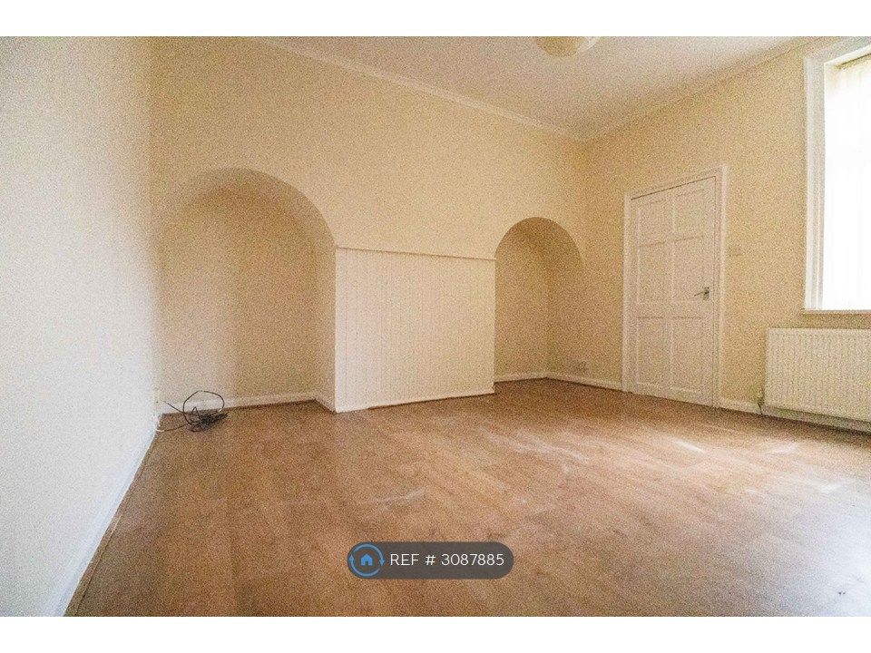Property photo 1 of 12 Sitting Room