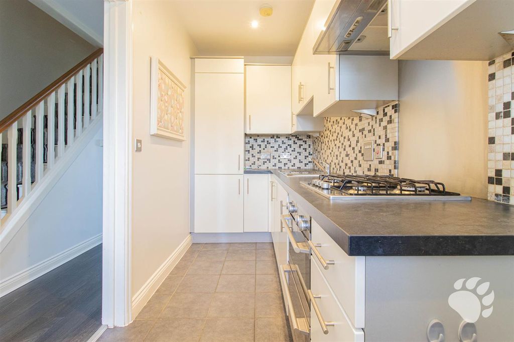 Property photo 3 of 22 Kitchen