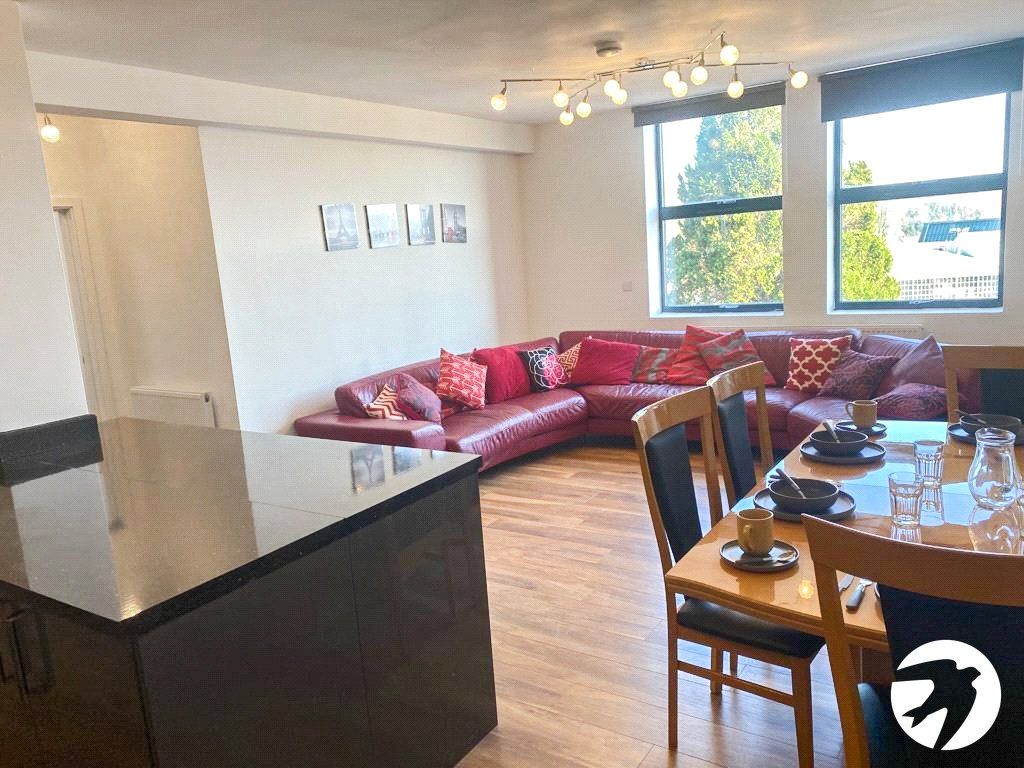 Property photo 3 of 7 Lounge