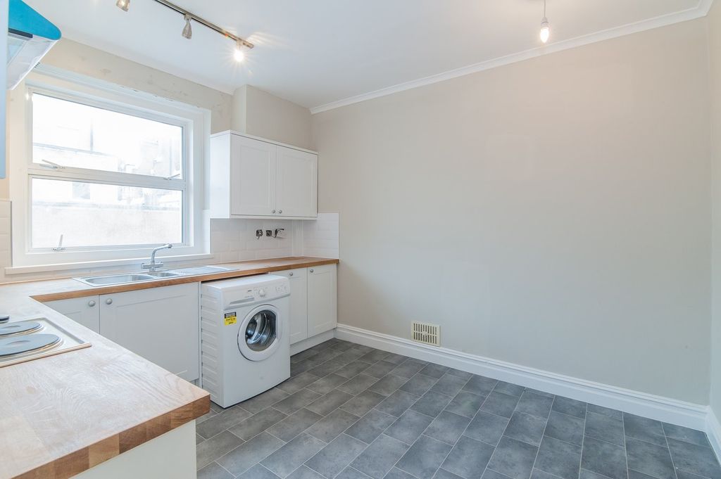 Property photo 2 of 3