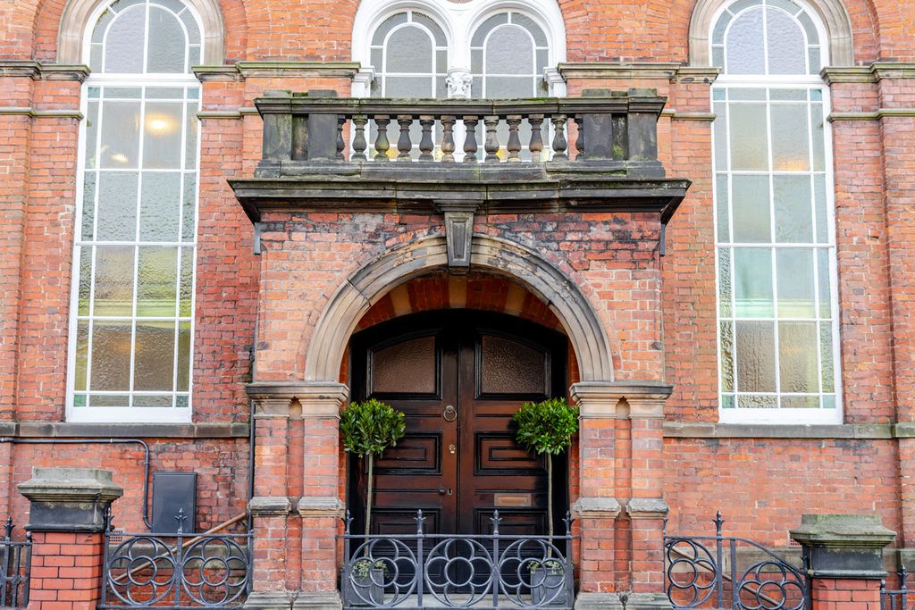 Property photo 3 of 40