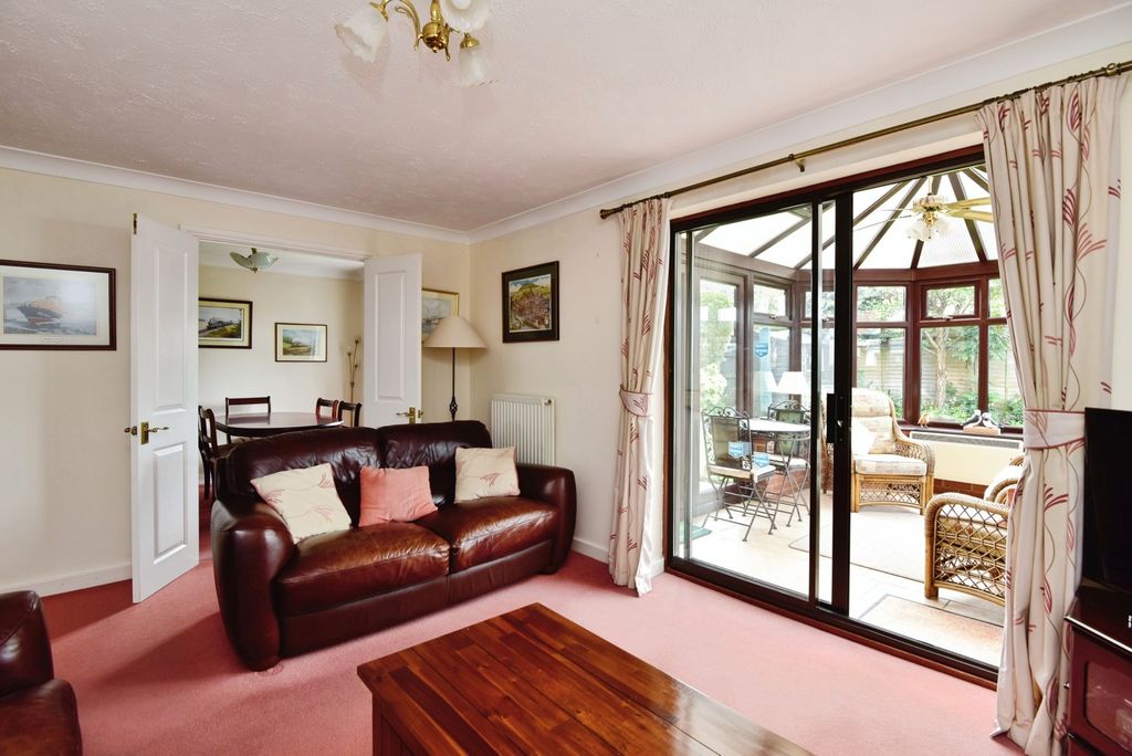 Property photo 2 of 22 Pbox-Img.Jpg