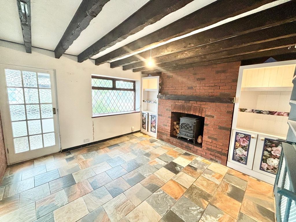 Property photo 2 of 28