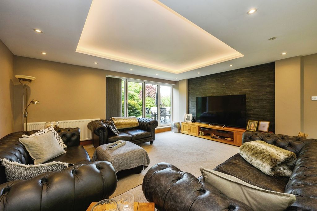 Property photo 2 of 23 Pbox-Img.Jpg