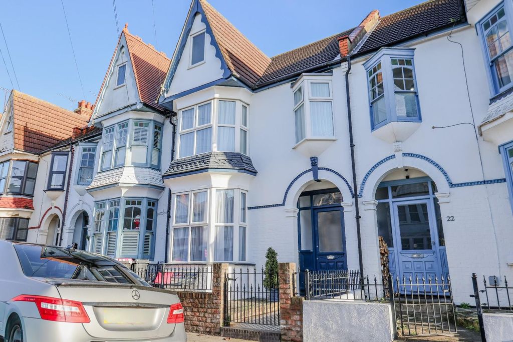 Property photo 1 of 25