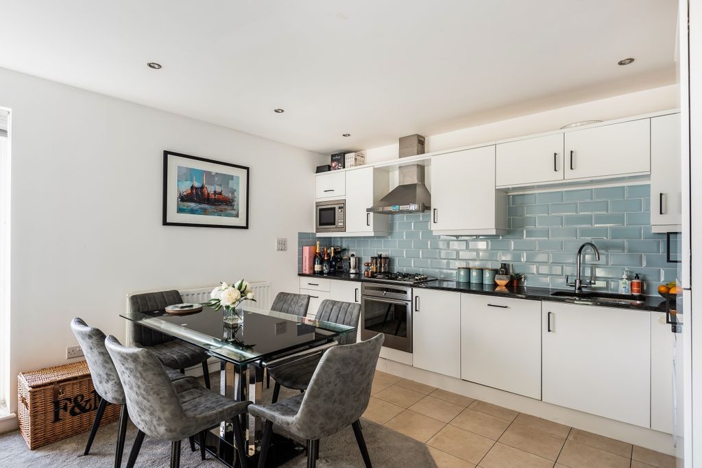 Property photo 2 of 20 660096 (3)