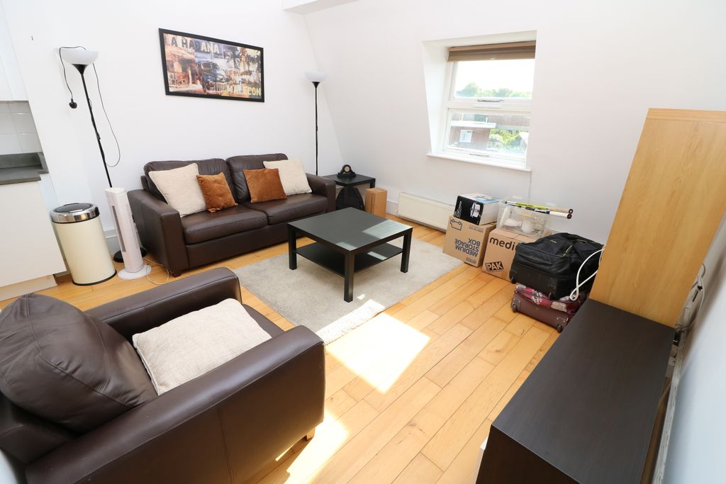 Property photo 3 of 20