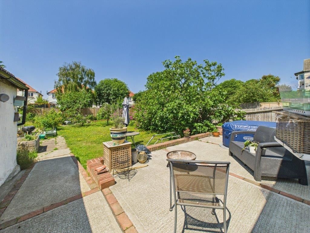 Property photo 3 of 11