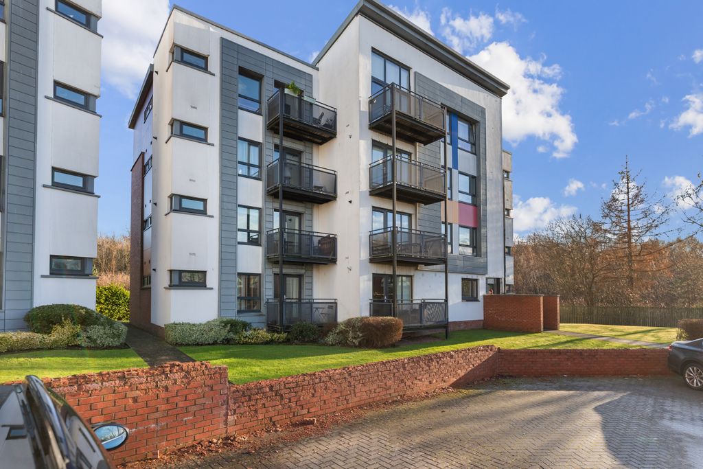 Property photo 1 of 27