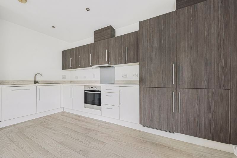 Property photo 3 of 19 Kitchen