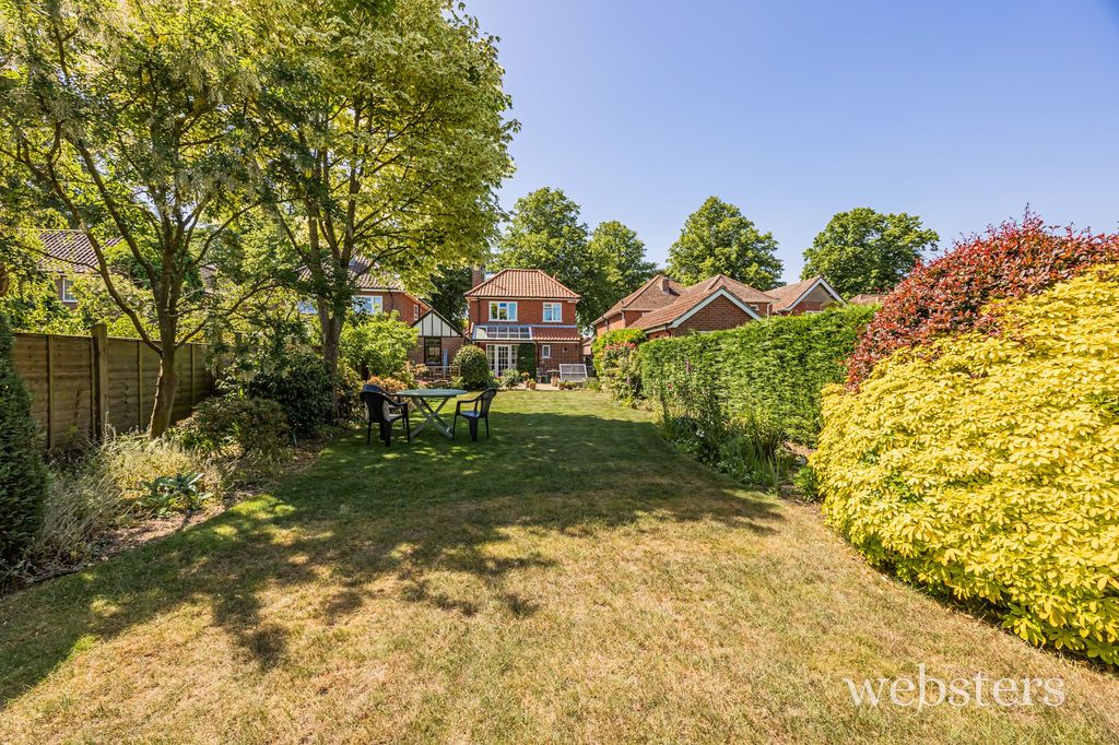 Property photo 2 of 18