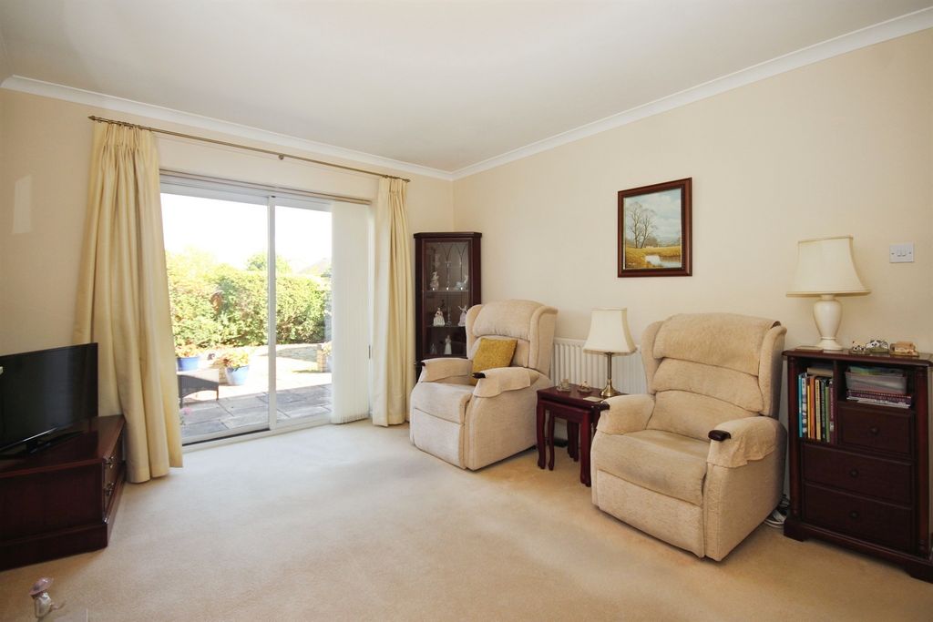 Property photo 3 of 11