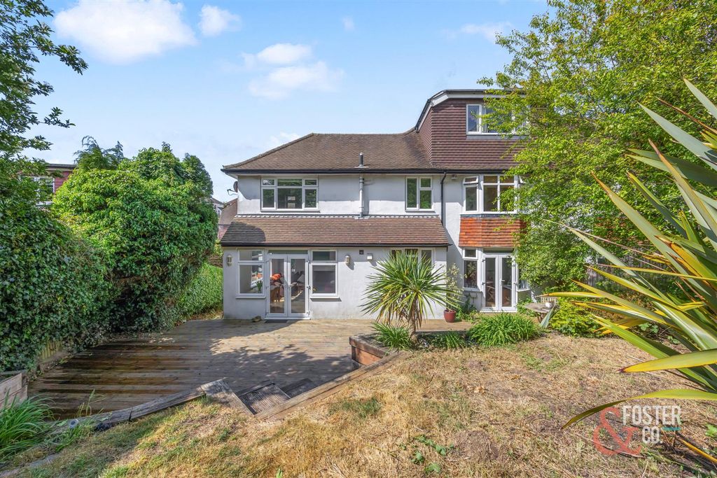 Property photo 2 of 40 Valley Drive, 130-029.Jpg