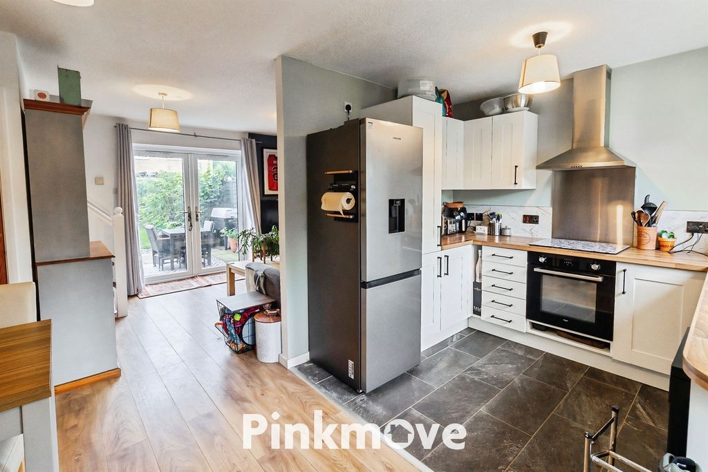 Property photo 2 of 17