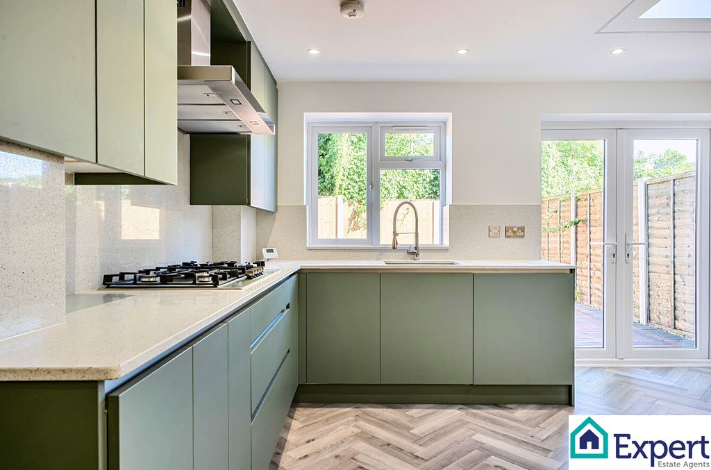 Property photo 3 of 22 5294937A-9F17-4F09-9Dd2-102895A505cc