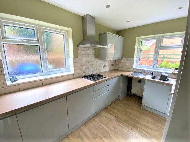 Property photo 2 of 9 Kitchen