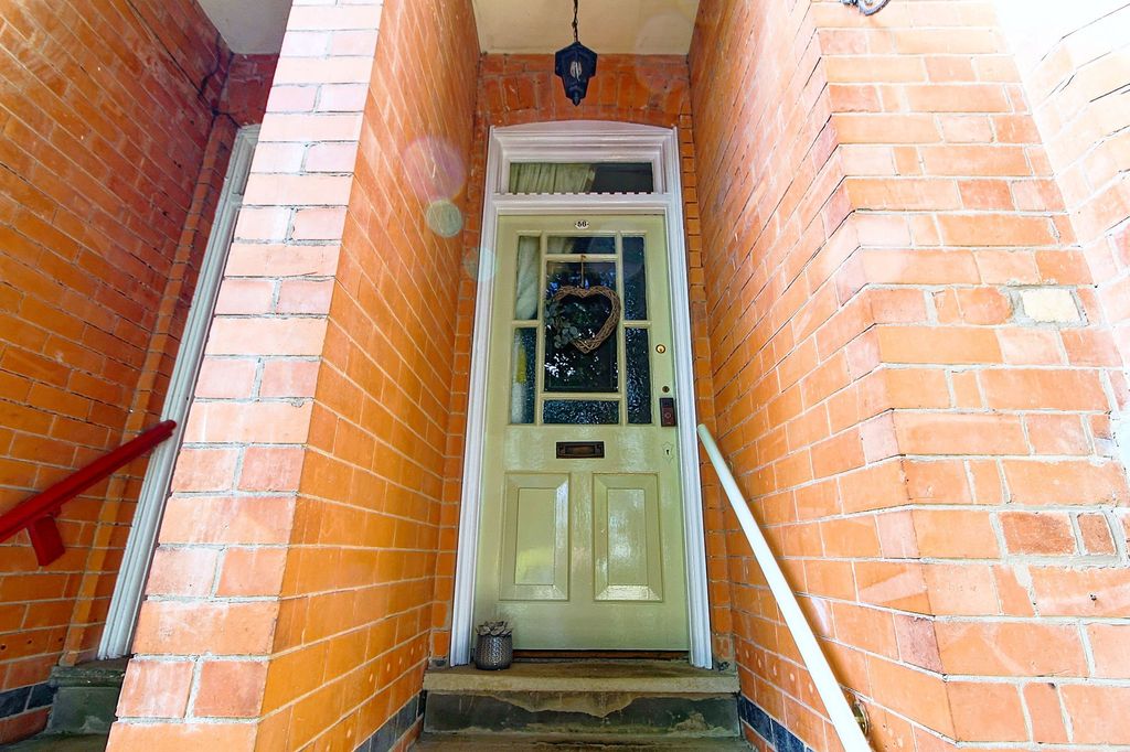 Property photo 2 of 30
