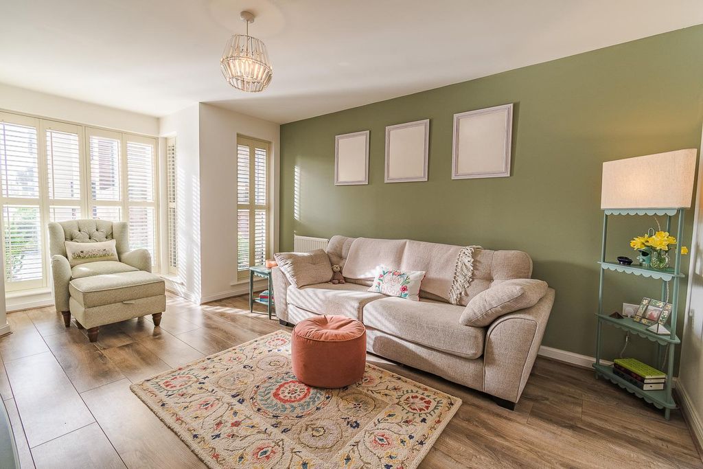 Property photo 2 of 26 Living Room