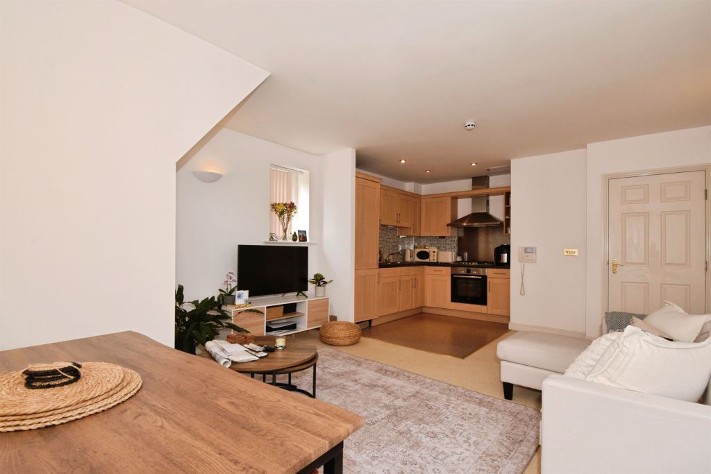 Property photo 3 of 17