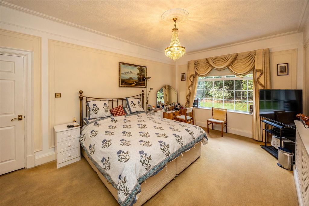 Additional image 6 of 4 bed property for saleWoodside Road, Huddersfield HD4
