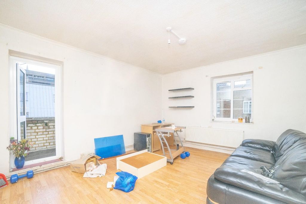 Property photo 2 of 10 Reception