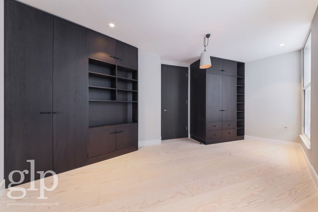 Property photo 2 of 12 976404