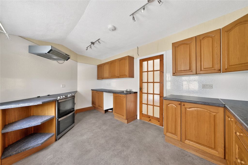 Property photo 3 of 17 Picture No. 12