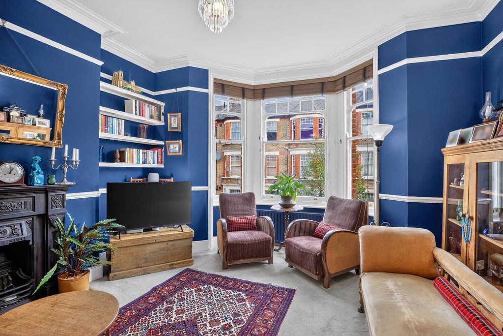 Property photo 2 of 25