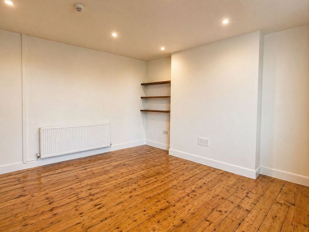 Property photo 2 of 5 Living Room