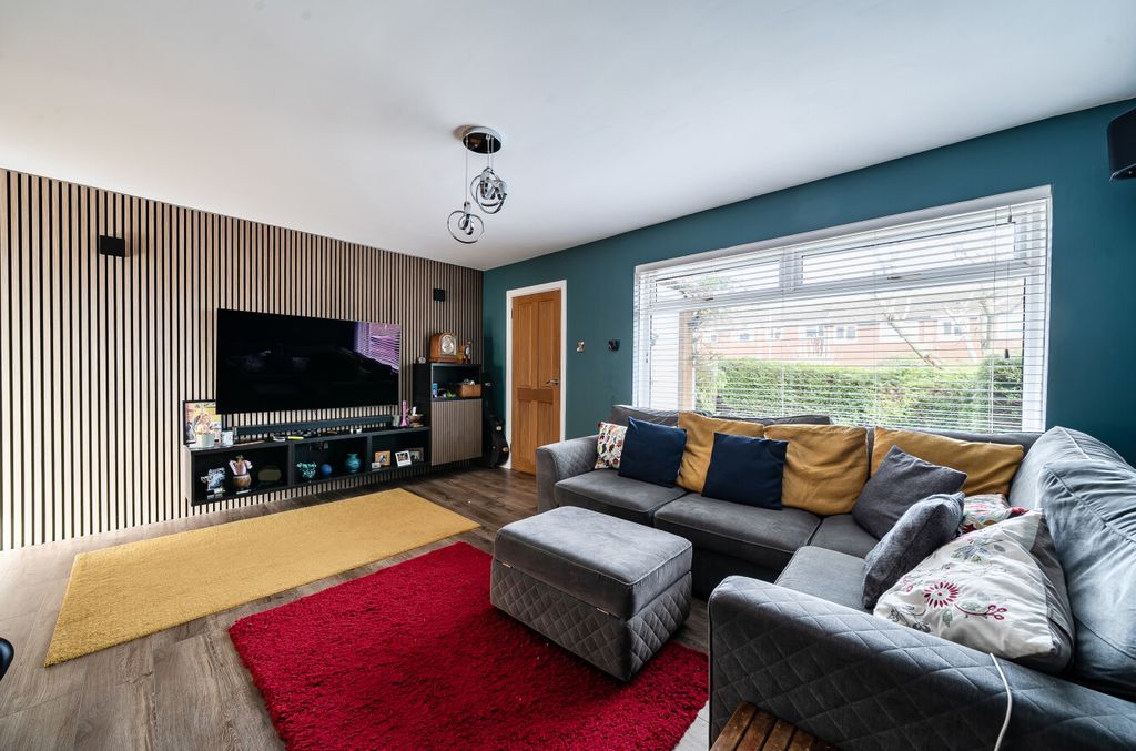 Property photo 2 of 15 Situated On 22 Chesh