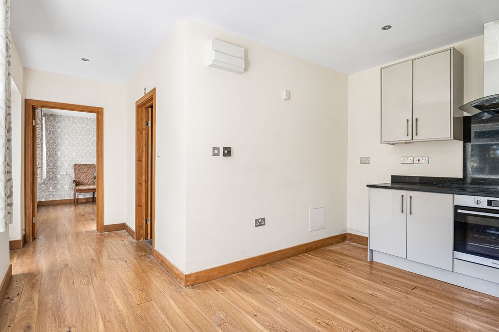 Additional image 30 of 5 bed detached house for saleMymms Drive, Brookmans Park AL9