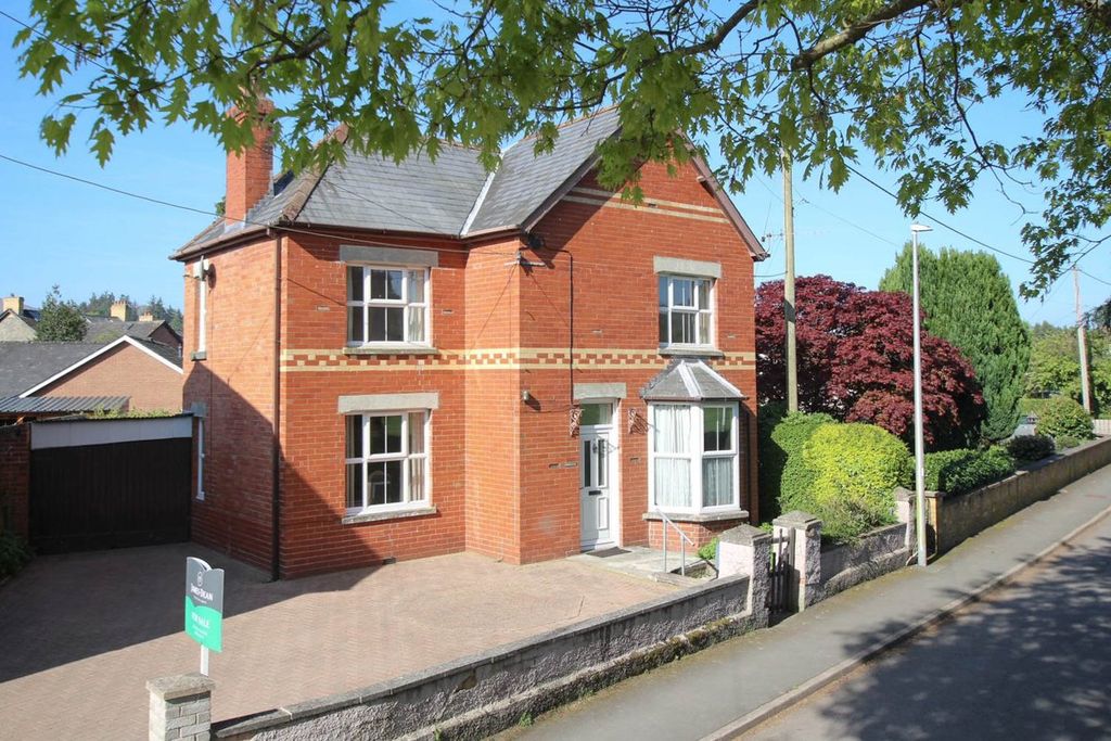 Property photo 1 of 35