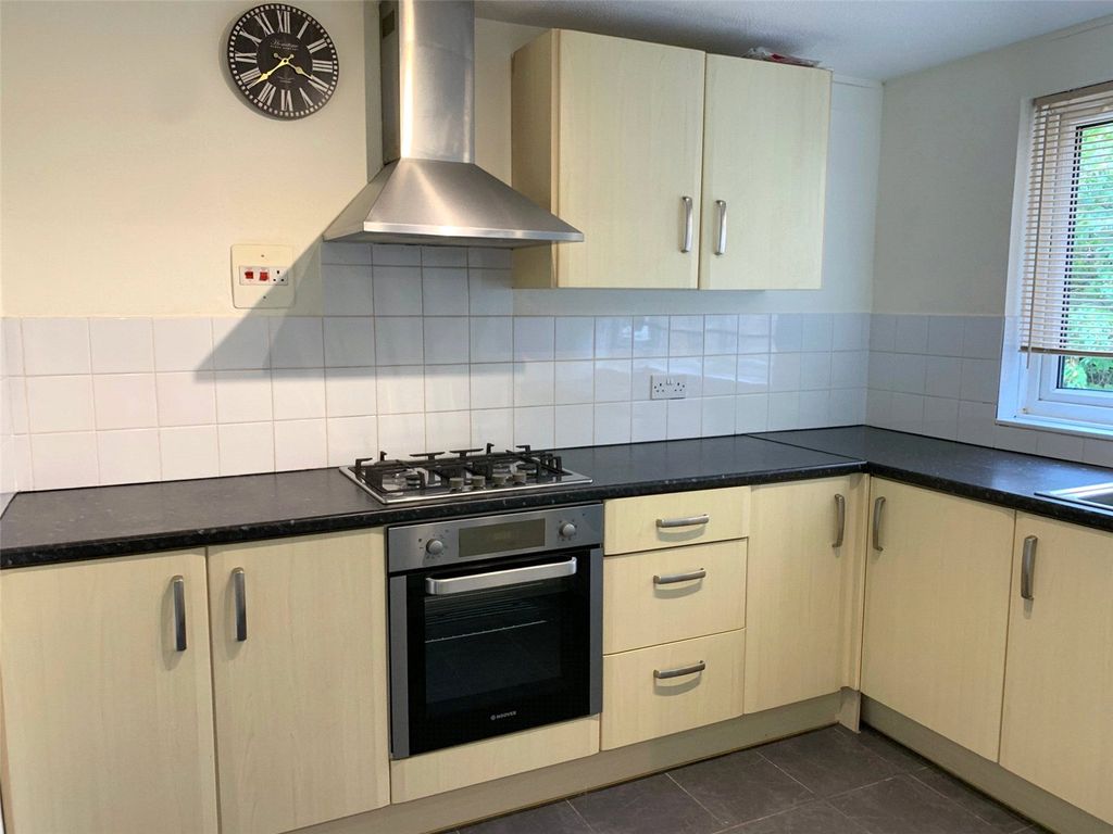 Property photo 3 of 7 Kitchen