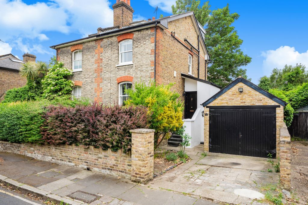 Property photo 1 of 14 Blandford Rd (20) Rze