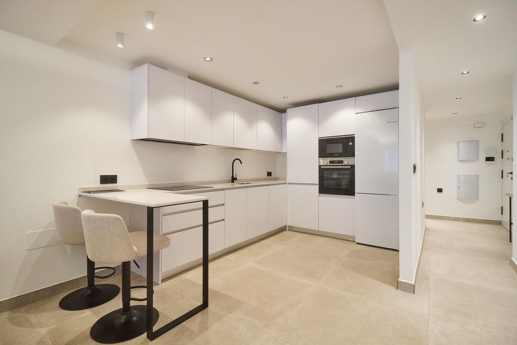 Property photo 2 of 51