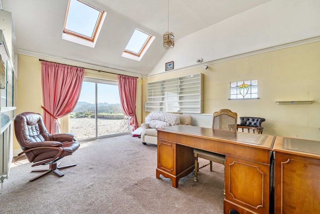 Property photo 3 of 33 1419669-21-69A87B...